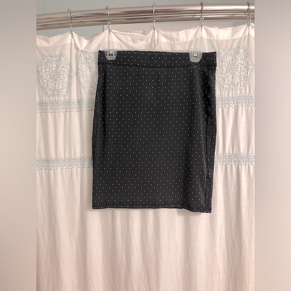 Black and cream polka dot Old Navy midi skirt